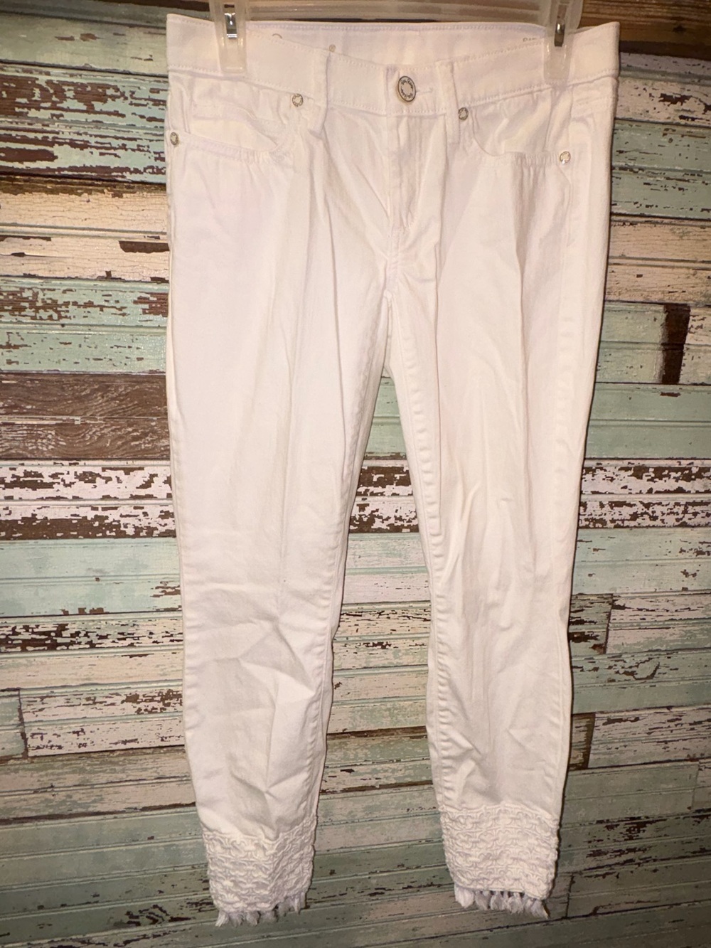 Lilly Pulitzer White Cropped Jeans with Lace-Trim Hem